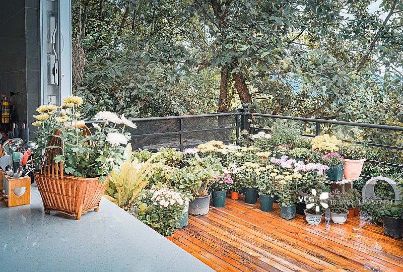 昆明山区庄园别墅花台图片素材