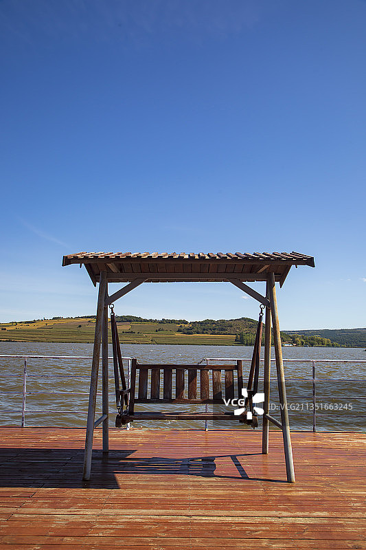 吉林省延边自治州敦化市六顶山下的一颗璀璨明珠——雁鸣湖镇小山图片素材