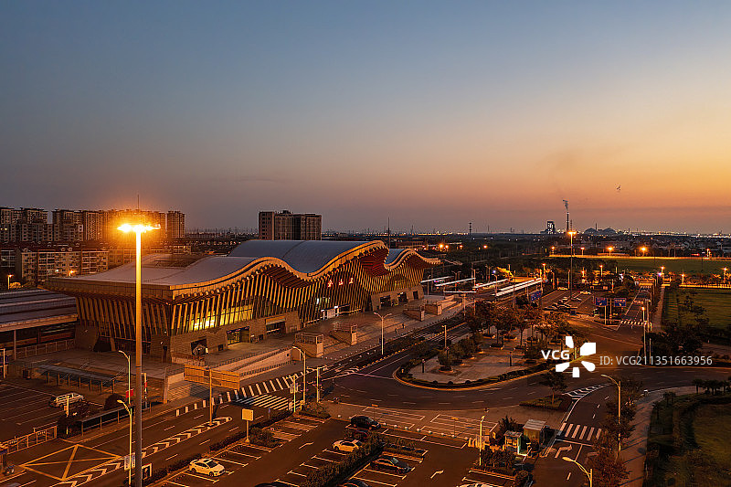 航拍金山卫城际高铁站图片素材