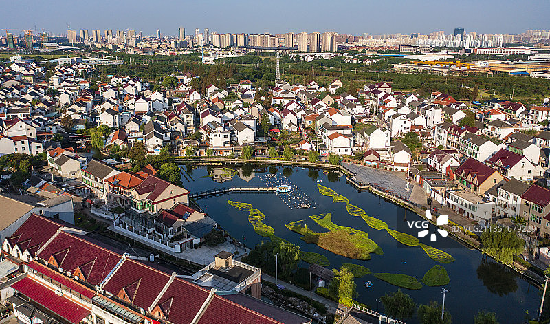 航拍上海湾区金山嘴渔村图片素材