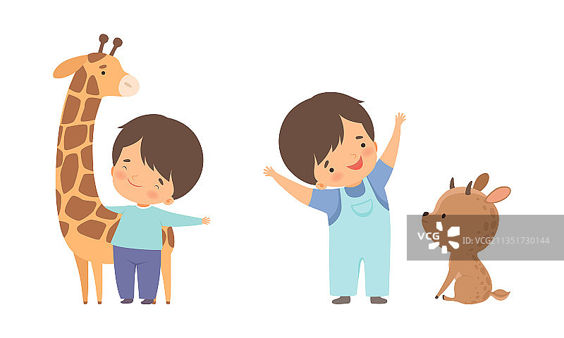 在宠物动物园与动物互动的可爱小男孩图片素材