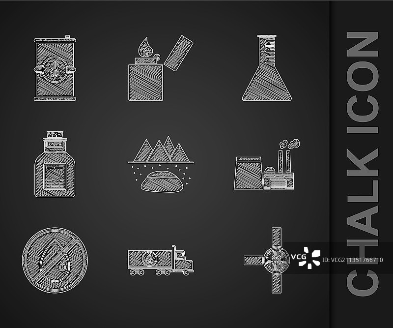 油田油罐车和工业管道图片素材