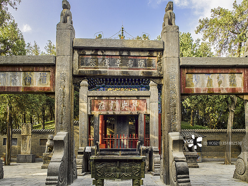 河南省洛阳市关林庙牌坊图片素材
