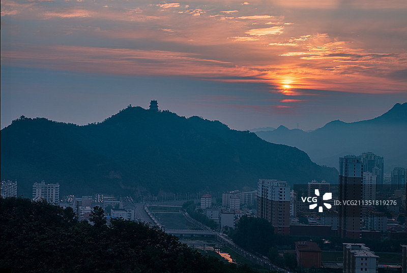 日出兴隆图片素材