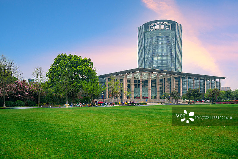 中国杭州浙江大学紫金港校区图书馆建筑全貌图片素材