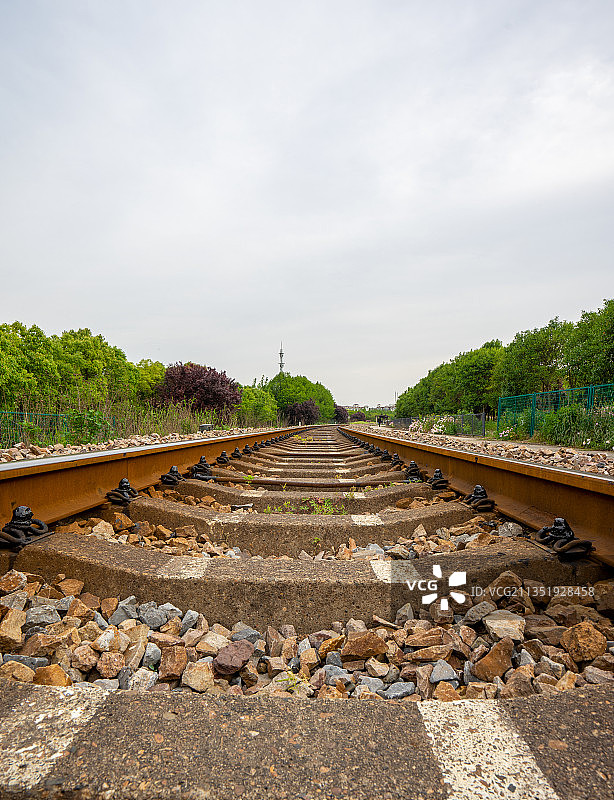 延伸感的铁轨图片素材