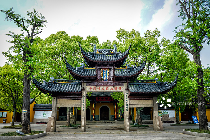中国江苏省苏州市的西园寺戒幢律寺图片素材
