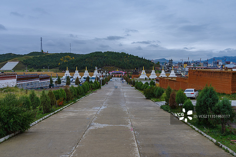 中国甘肃甘南合作市米拉日巴佛阁景区图片素材