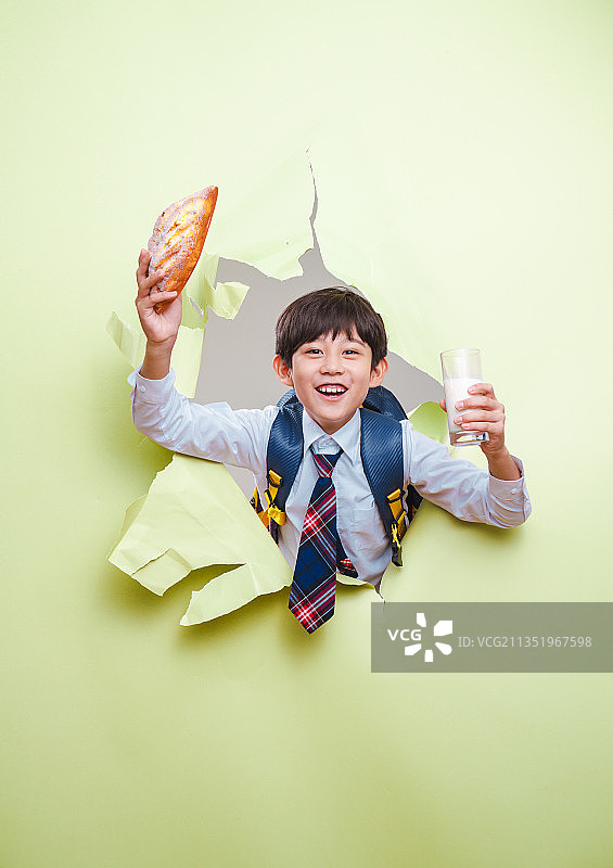 快乐的小男孩图片素材