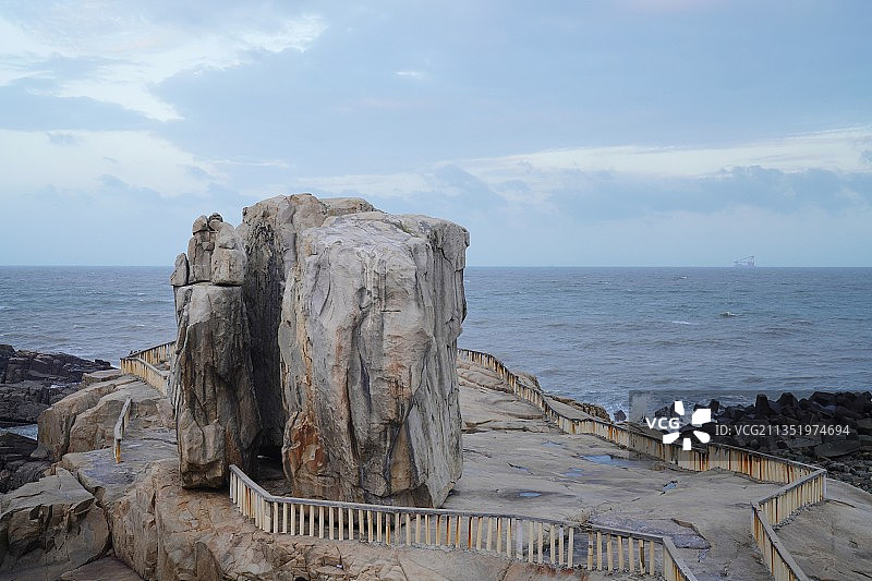 长乐十七孔，海边的礁石图片素材