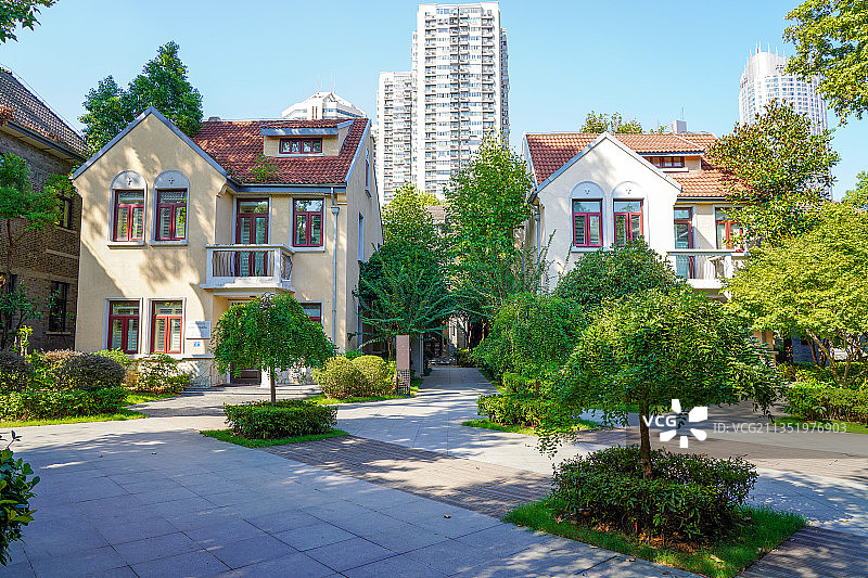 南京颐和公馆区第十二片区的民国别墅和庭院图片素材