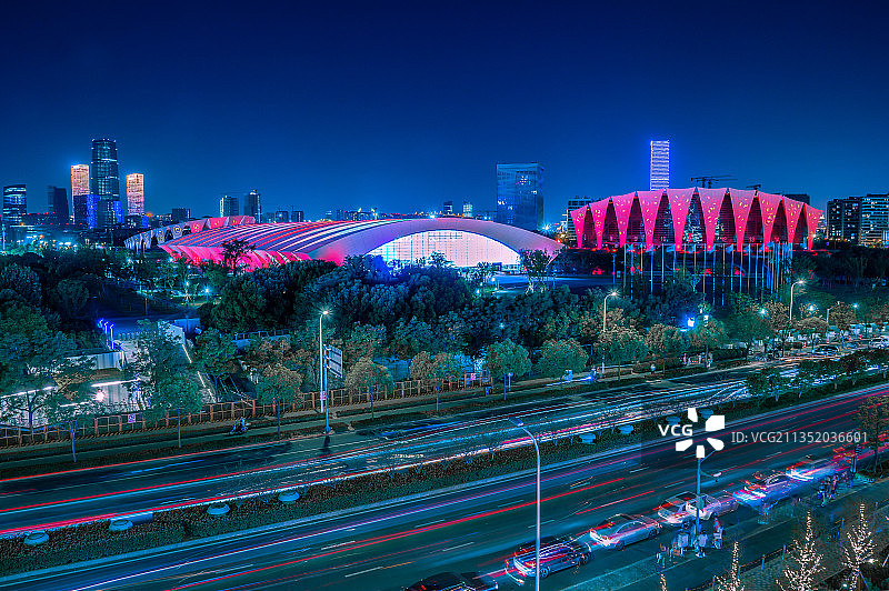 夜幕下的——东方体育中心图片素材