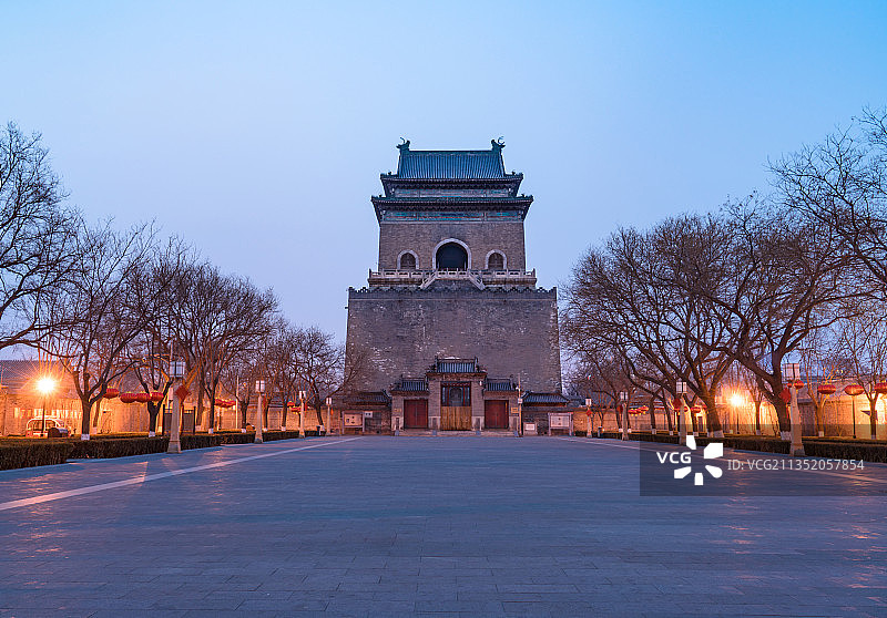 中国北京钟鼓楼广场的夜景图片素材