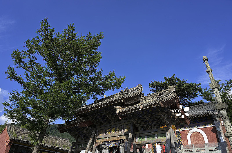 山西忻州市五台山黛螺顶（大螺顶）寺院大牌坊图片素材
