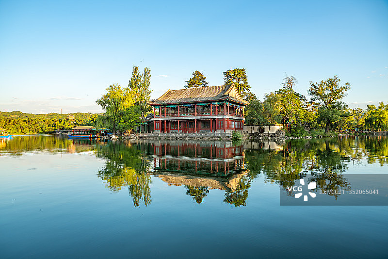 河北承德市避暑山庄烟雨楼古建筑图片素材