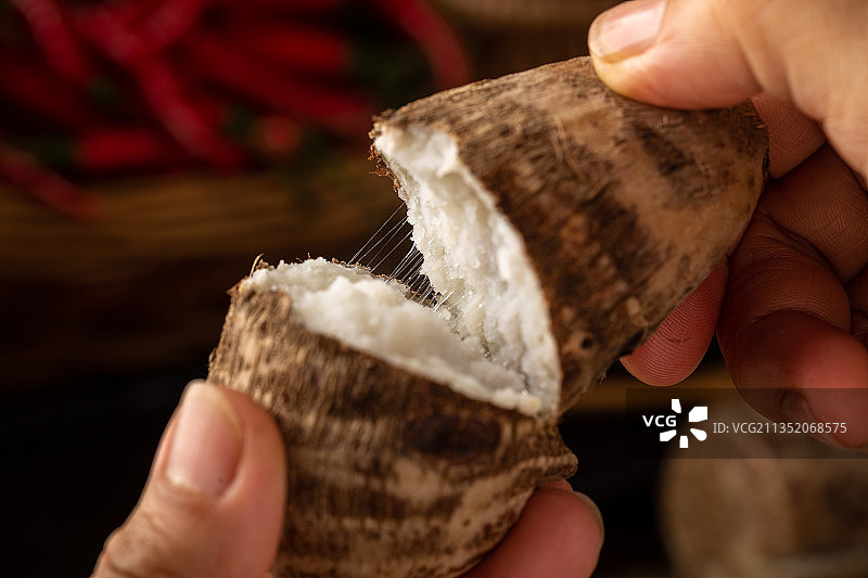 蒸熟的芋头图片素材