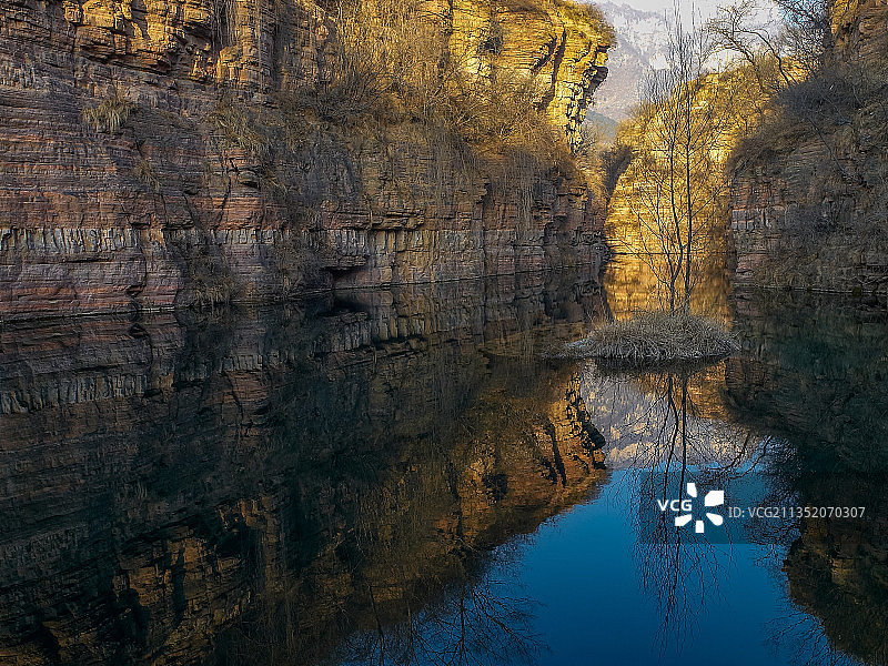 太行山-崖上人家-郭亮村图片素材