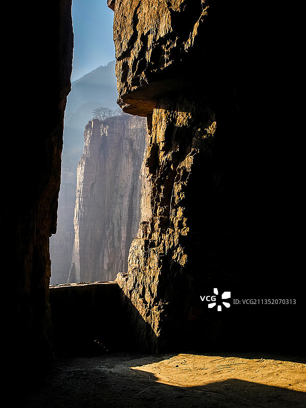 太行山-崖上人家-郭亮村图片素材