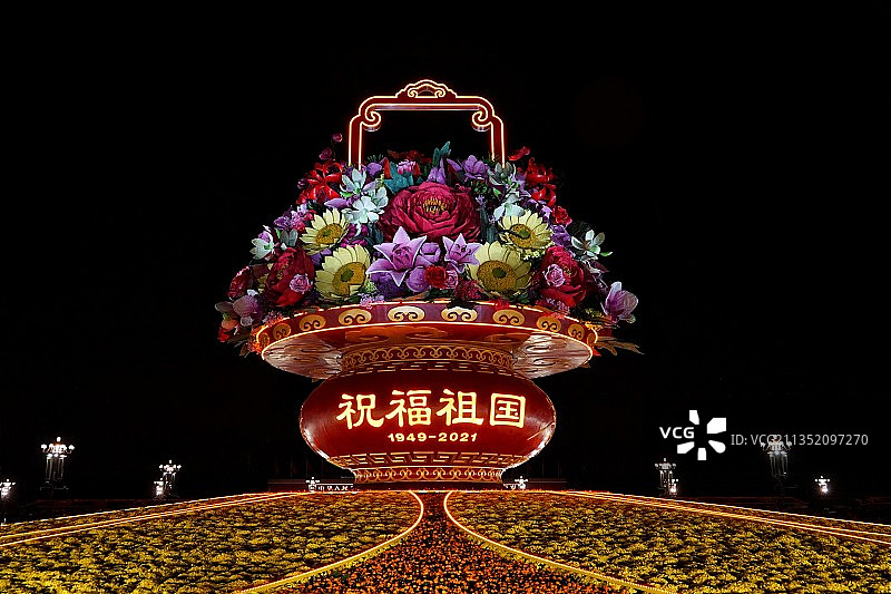 天安门广场国庆花篮夜景特写图片素材