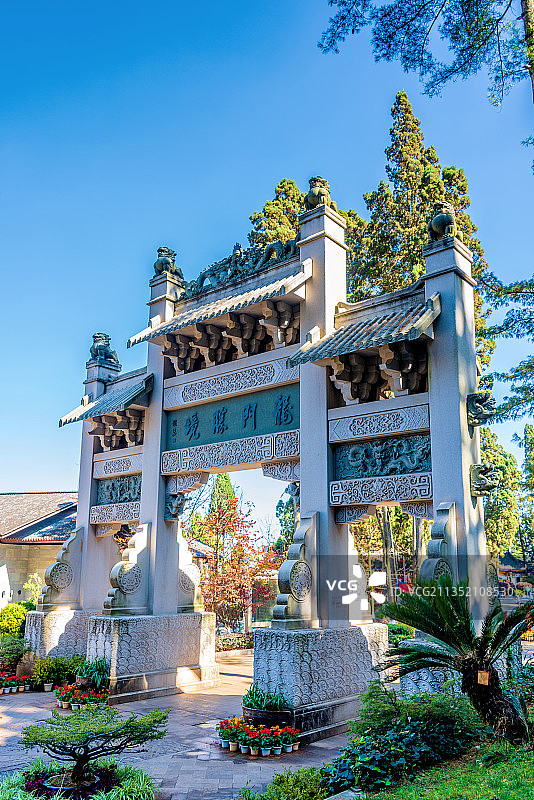 中国云南昆明西山龙门胜境牌坊图片素材