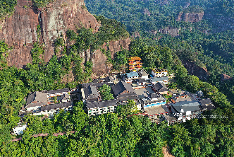 广东省韶关市仁化县中国红石公园丹霞山旅游风景区长老峰景区航拍图片素材
