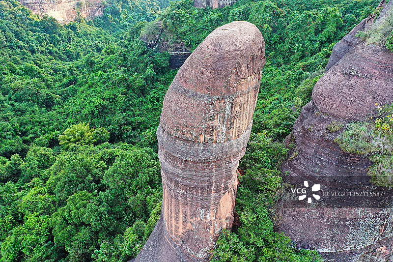 广东省韶关市仁化县中国红石公园丹霞山旅游风景区阳元石景区航拍图片素材
