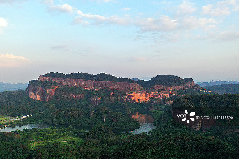 广东省韶关市仁化县中国红石公园丹霞山旅游风景区长老峰景区航拍图片素材