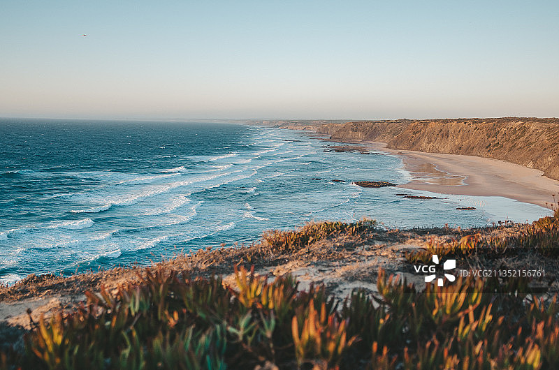 葡萄牙阿尔热祖尔的晴空海景图片素材
