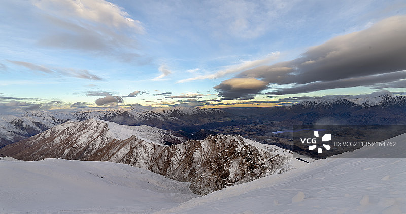 新西兰皇冠峰雪山风光图片素材