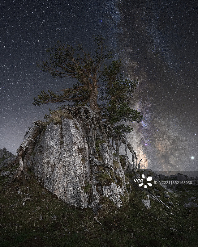 意大利波坦察省泰拉诺瓦迪波利诺夜空星空美景图片素材