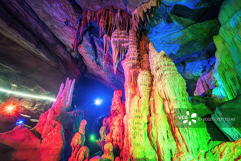 山东新泰溶洞风光图片素材