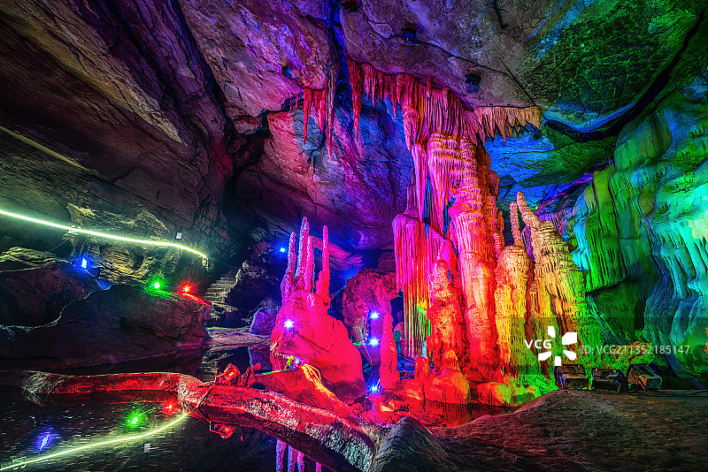 山东新泰溶洞风光图片素材