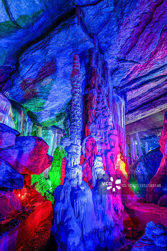 山东新泰溶洞风光图片素材