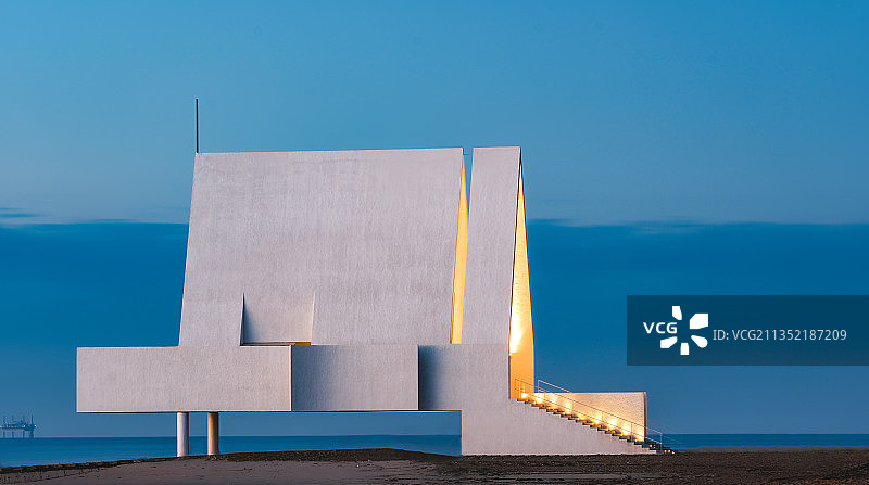 礼堂的黎明图片素材