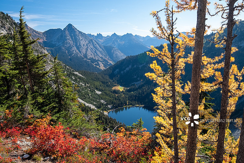 美国华盛顿州北喀斯喀特国家公园秋景图片素材