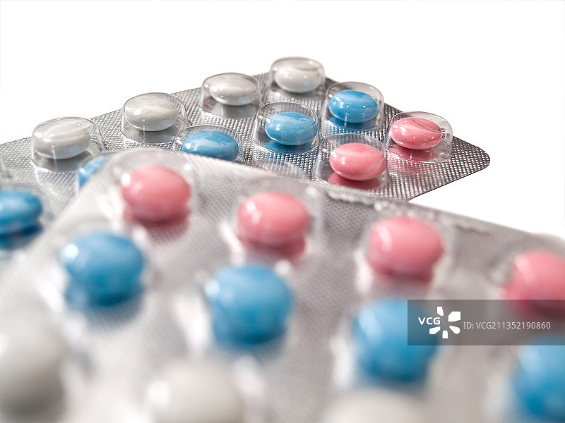 白色背景上的泡罩包装特写图片素材