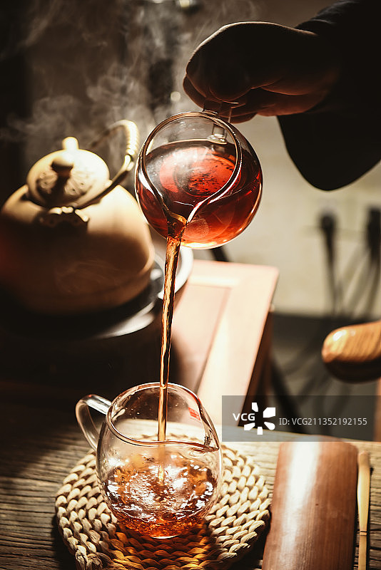 泡普洱老茶图片素材