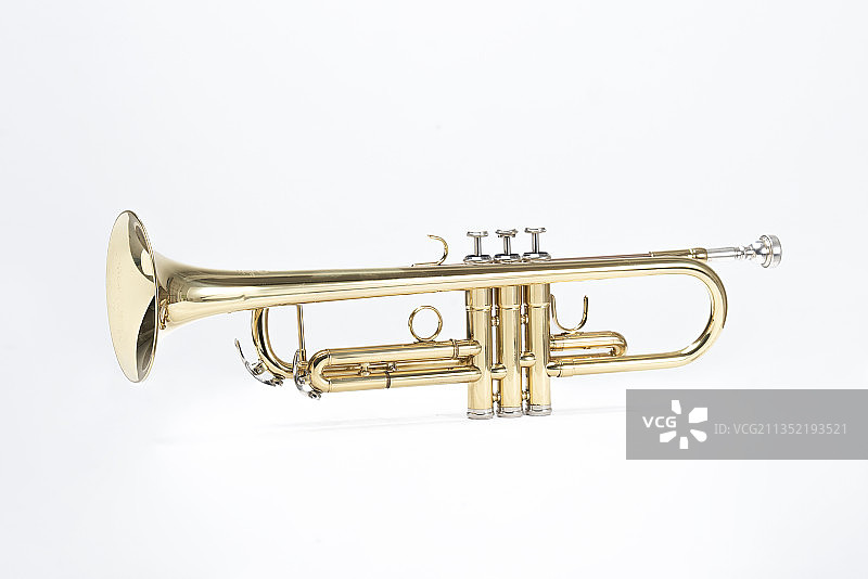 白色背景上的小号图片素材