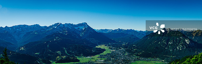 德国巴伐利亚山脉湛蓝天空风景图片素材