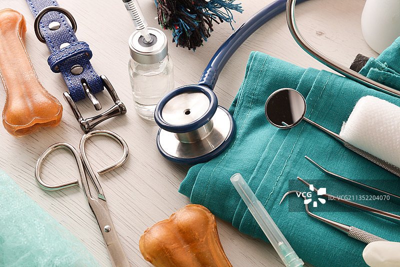 桌上的医疗设备俯视图图片素材