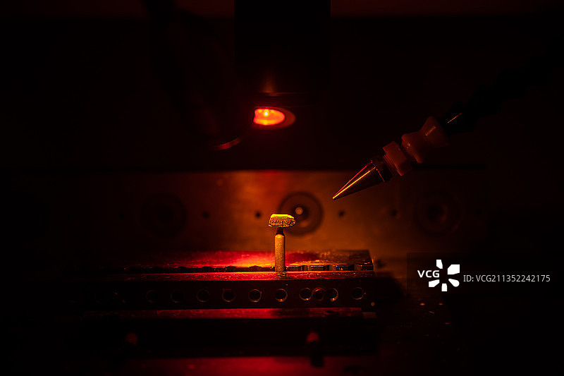 河南省郑州市高新技术企业切割人工钻石图片素材