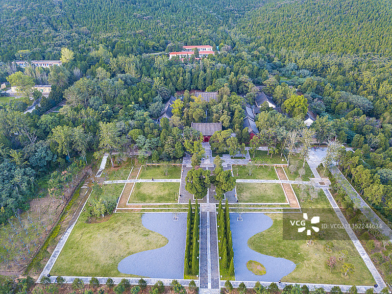 河南省郑州市登封天地之中历史建筑群会善寺户外风光航拍图片素材