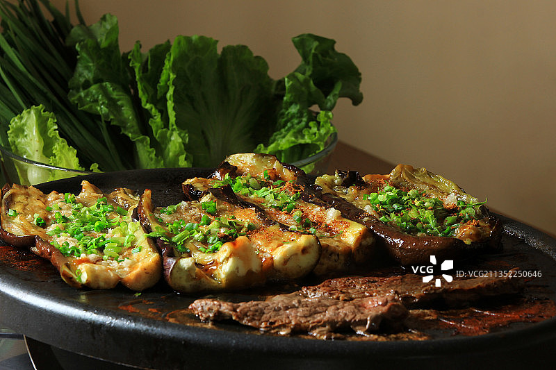 烤肉，烧烤，烤茄子，牛肉，生菜，自助烧烤图片素材