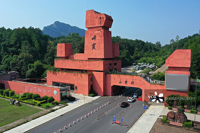 广东省韶关市仁化县中国红石公园丹霞山旅游风景区大门航拍图片素材