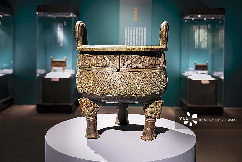 西周雷纹鼎图片素材