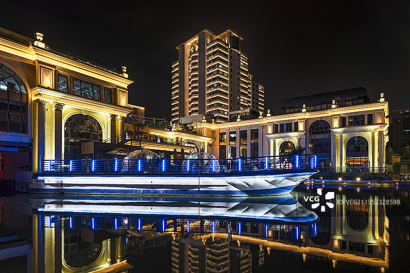 亮马河国际风情水岸夜景图片素材