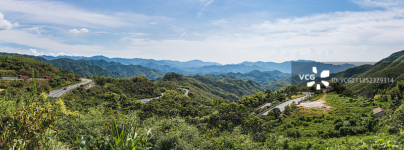 浙江宁波四明山盘山公路图片素材
