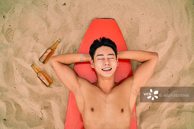 夏日海滩冲浪之旅图片素材