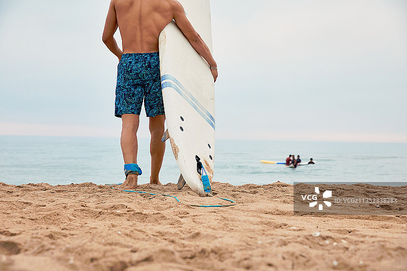 冲浪板、脚绳与安全图片素材