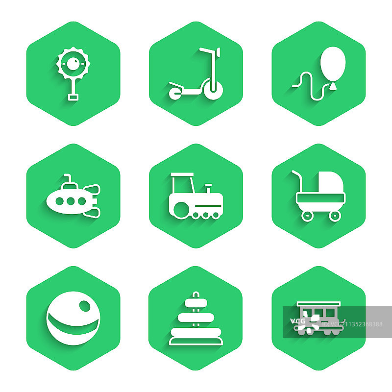 玩具火车、金字塔、玩具车厢图片素材